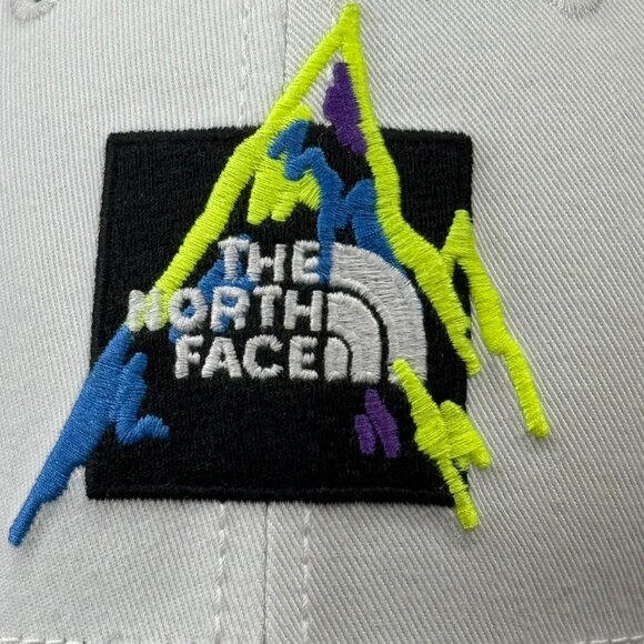 The North Face Embroidered Mudder Trucker Hat Black/White, Adjustable, Mountains - Picture 2 of 9